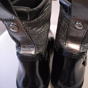 Rain new ankle  boots Michael kors size 9